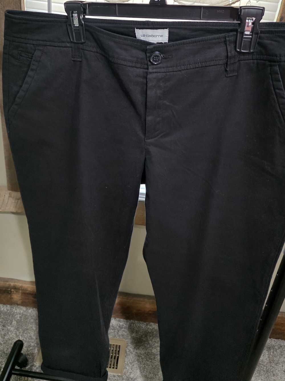 Liz Claiborne Black Cropped Women's Pants